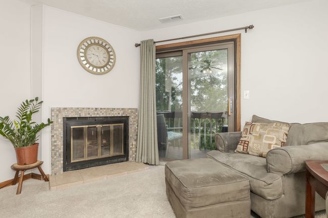APT-20 - 109 Urban St, Home with 2 bedrooms, 1 bathrooms and 1 parking in Bloomington IL | Image 11