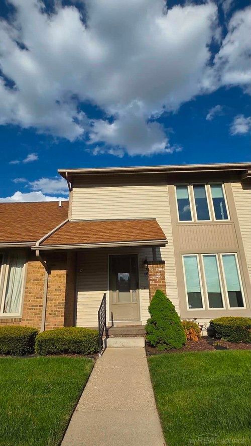 60 Will O Way Ln, West Bloomfield, MI, 48323 | Card Image