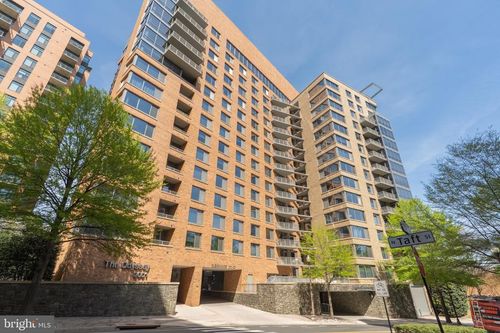 apt-720-2001 15th St N, ARLINGTON, VA, 22201-2695 | Card Image