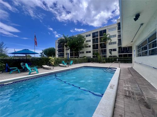 apt-209-220 Sw 9th Ave, Hallandale Beach, FL, 33009-5208 | Card Image