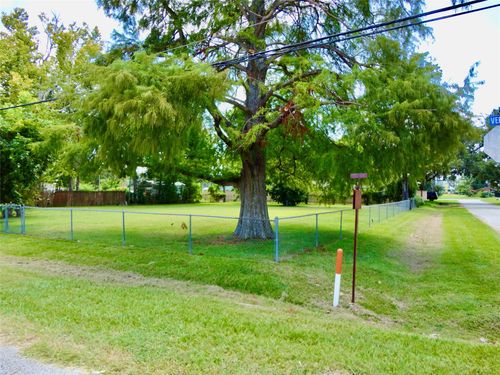 200 S S Vernon Street, Tomball, TX, 77375 | Card Image