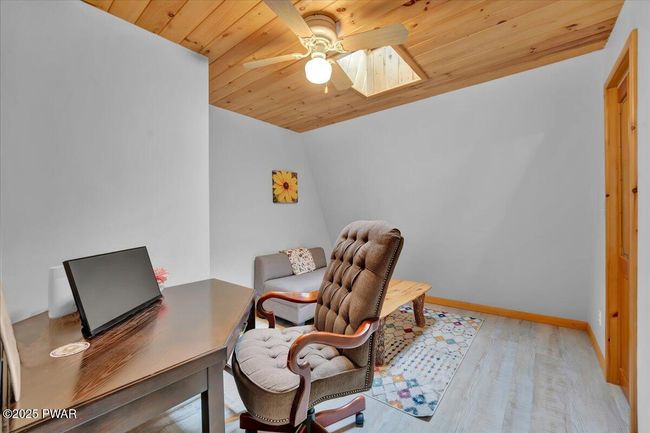 Office / Den | Image 58