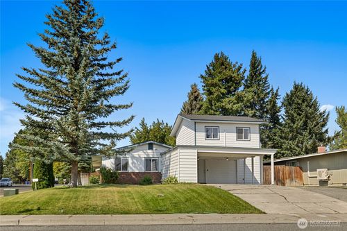 2102 N Parklane Avenue, Ellensburg, WA, 98926 | Card Image