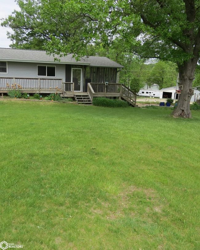 181 Center Point Dr, Home with 3 bedrooms, 2 bathrooms and 5 parking in Montezuma IA | Image 8