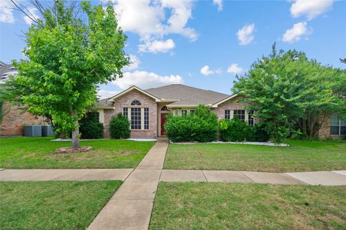 2726 Crosslands Dr, Garland, TX, 75040-3836 | Card Image