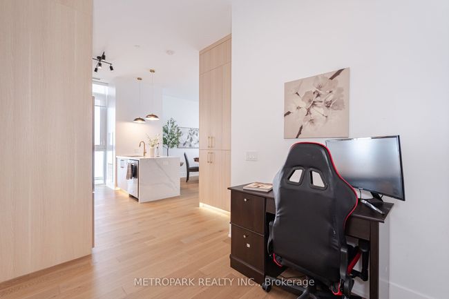 PH215 - 9000 Jane St, Condo with 2 bedrooms, 3 bathrooms and null parking in Concord ON | Image 7
