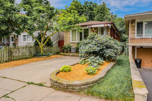 164 E 23rd St, Hamilton, ON, L8V2X1 | Card Image