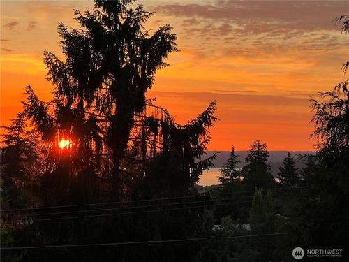 a8-6734 112th Ave Ne, Kirkland, WA, 98033-7130 | Card Image