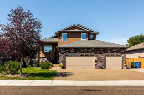 136 Fairway Dr, Coaldale, AB, T1M1H2 | Card Image