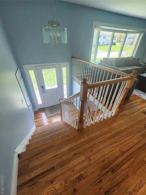 6 Hemlock Ln, Thiells, NY, 10984-1315 | Card Image