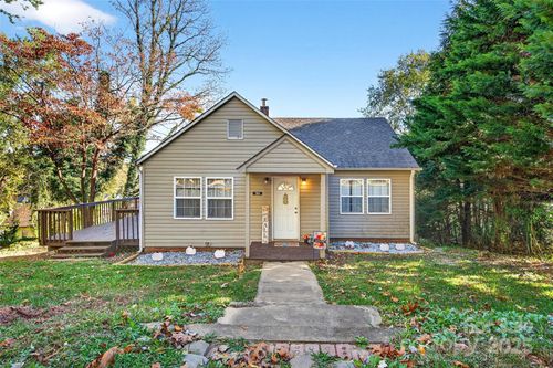 194 Maple St, Old Fort, NC, 28762-9448 | Card Image