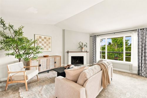 l306-12404 E Gibson Rd, Everett, WA, 98204-8678 | Card Image