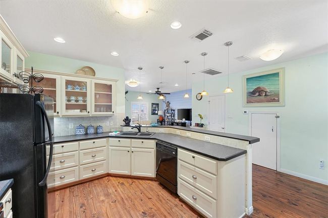 13027 Buccaneer Pkwy, House other with 3 bedrooms, 3 bathrooms and null parking in Freeport TX | Image 7