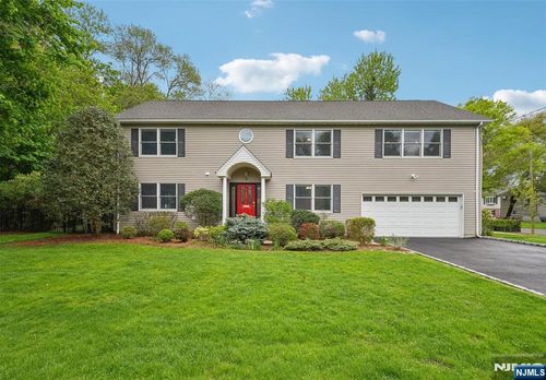 720 Maxwell Place, Ridgewood, NJ, 07450 | Card Image