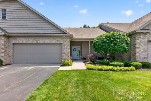 4866 Chatsworth Creek Drive, Blendon Township, MI, 49426 | Card Image