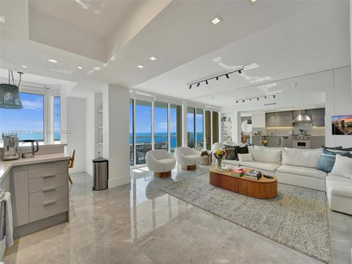 3902-17875 Collins Ave, Sunny Isles Beach, FL, 33160-2718 | Card Image