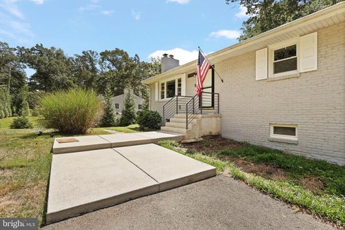 11929 Waples Mill Rd, OAKTON, VA, 22124-2115 | Card Image