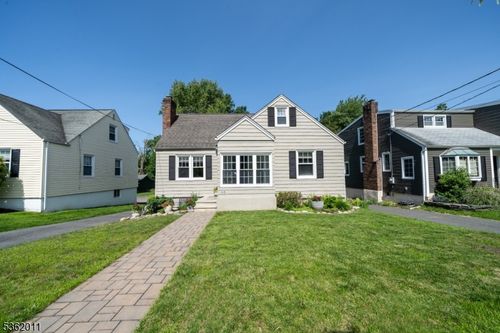 68 Derwent Ave, Verona, NJ, 07044-2133 | Card Image