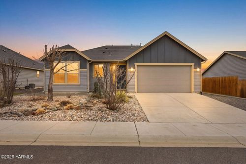 107 Palisade St, Moxee, WA, 98936-5901 | Card Image