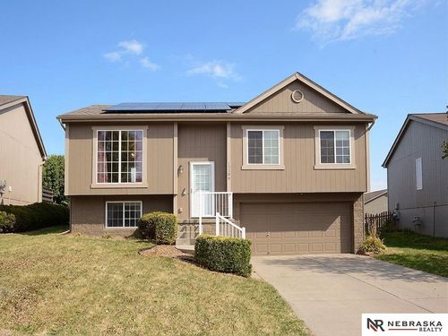 17106 Taylor St, Omaha, NE, 68116-3075 | Card Image