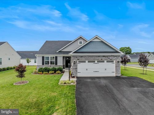 229 Porch Light Ln, HEDGESVILLE, WV, 25427-6783 | Card Image