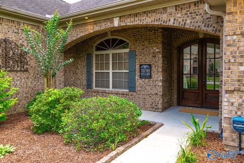 7088 Jacks Creek Ln Se, Owens Cross Roads, AL, 35763-9094 | Card Image