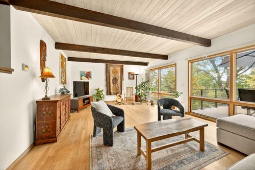 1012 Pinecrest Ter, Ashland, OR, 97520-3481 | Card Image