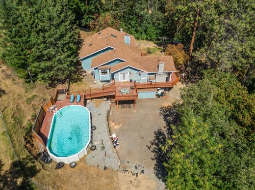 5266 Dark Hollow Rd, Medford, OR, 97501-9627 | Card Image