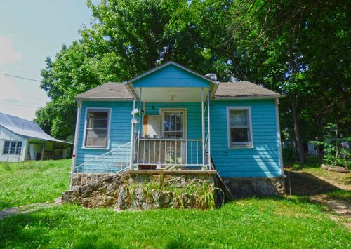 102 E Second St, Hardy, AR, 72542-9778 | Card Image