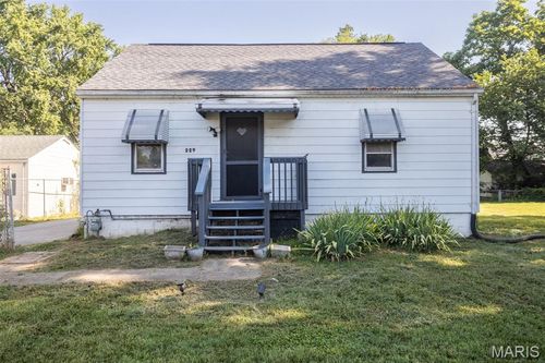229 W 4th St, East Saint Louis, IL, 62206-1011 | Card Image
