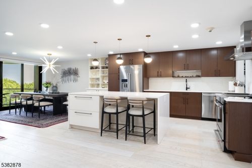 8ae-2 Claridge Dr, Verona, NJ, 07044 | Card Image