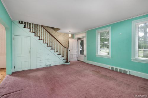 33523 Mulvey, Fraser, MI, 48026-2061 | Card Image