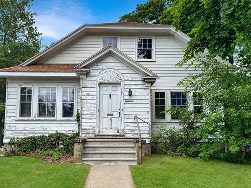 18 Princeton Ave, Beverly, MA, 01915-5631 | Card Image