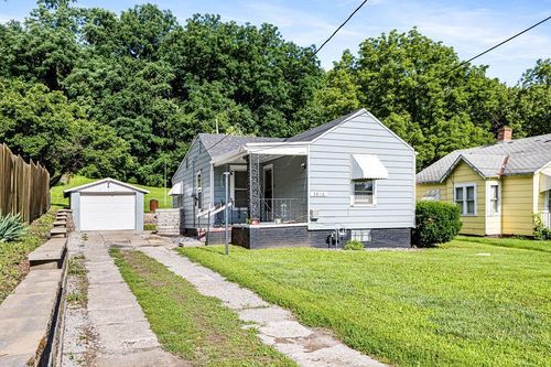 3816 W Ayrlawn Dr, Saint Joseph, MO, 64503-3507 | Card Image