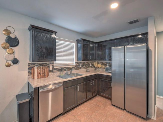 Common area kitchen | Image 6