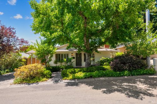333 Orangewood Dr, Healdsburg, CA, 95448-4322 | Card Image