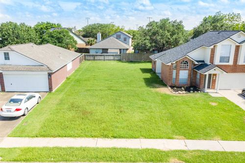 105 Cacao St, Lake Jackson, TX, 77566-5103 | Card Image