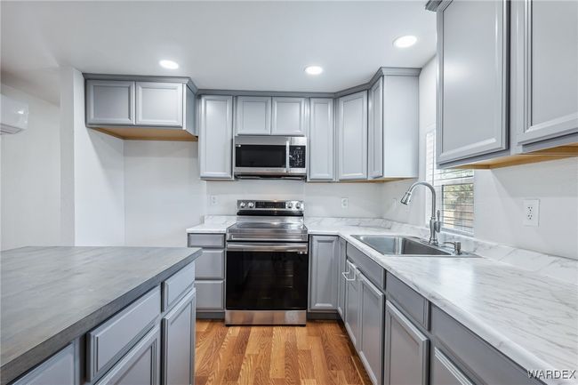 Kitchen | Image 16