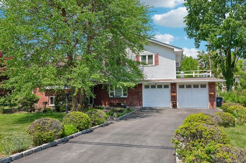 181 Finmor Dr, White Plains, NY, 10607-2425 | Card Image