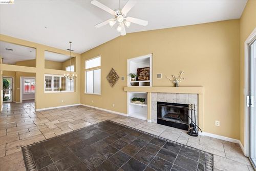 2012 Trailside Dr, Brentwood, CA, 94513-7305 | Card Image