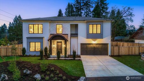 10789 Se 10th St, Bellevue, WA, 98004-6992 | Card Image