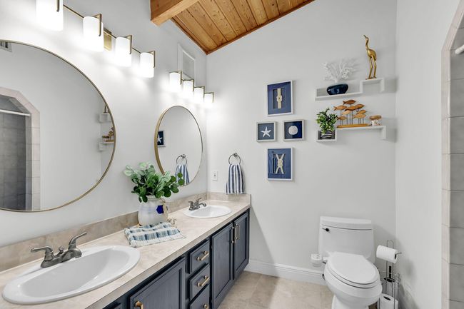primary bath | Image 19