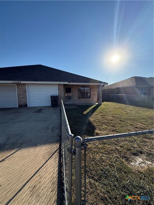 b-104 Castellon Ct, Killeen, TX, 76542-3700 | Card Image