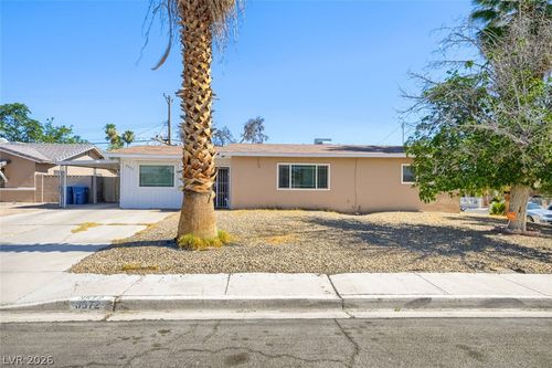 3572 Regents Cir, Las Vegas, NV, 89121-3330 | Card Image