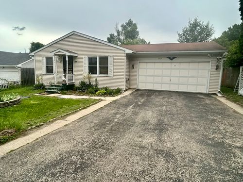 2974 17th St, Rockford, IL, 61109-1300 | Card Image