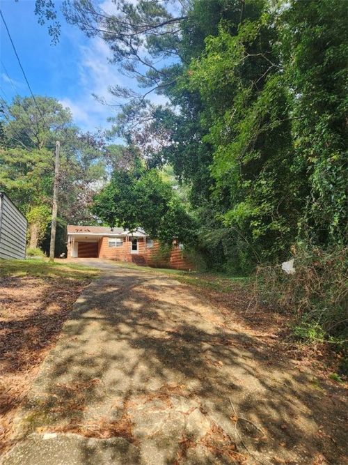 506 Laslie St, TUSKEGEE, AL, 36083-2212 | Card Image