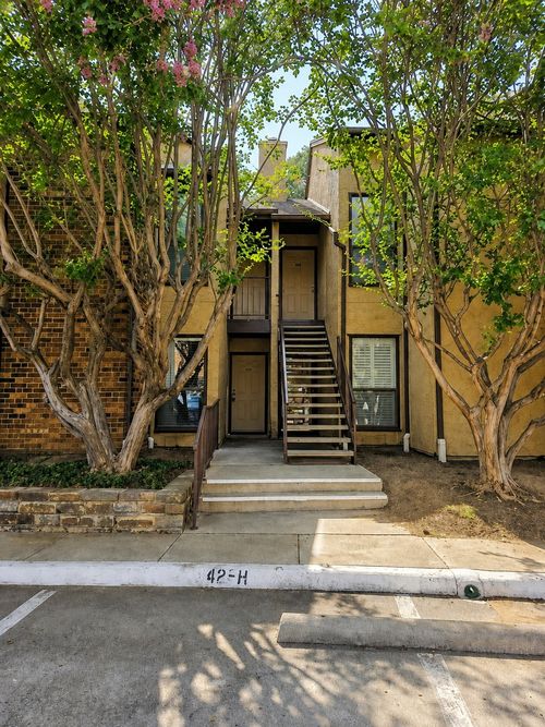 4212-2106 Rainbow Dr, Arlington, TX, 76011-8832 | Card Image