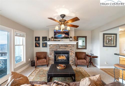 r211-299 Indian Paintbrush Dr, Banner Elk, NC, 28604-6644 | Card Image