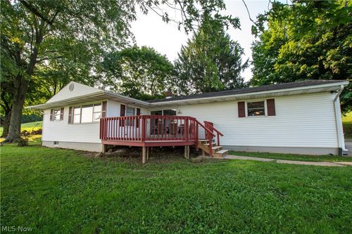 1757 Pleasant Valley Rd Ne, New Philadelphia, OH, 44663-8077 | Card Image