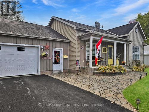 8121 Main St, North Augusta, ON, K0G1R0 | Card Image